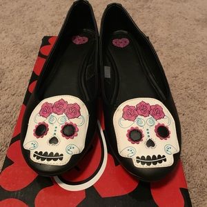 T.U.K. Sugar skull flats